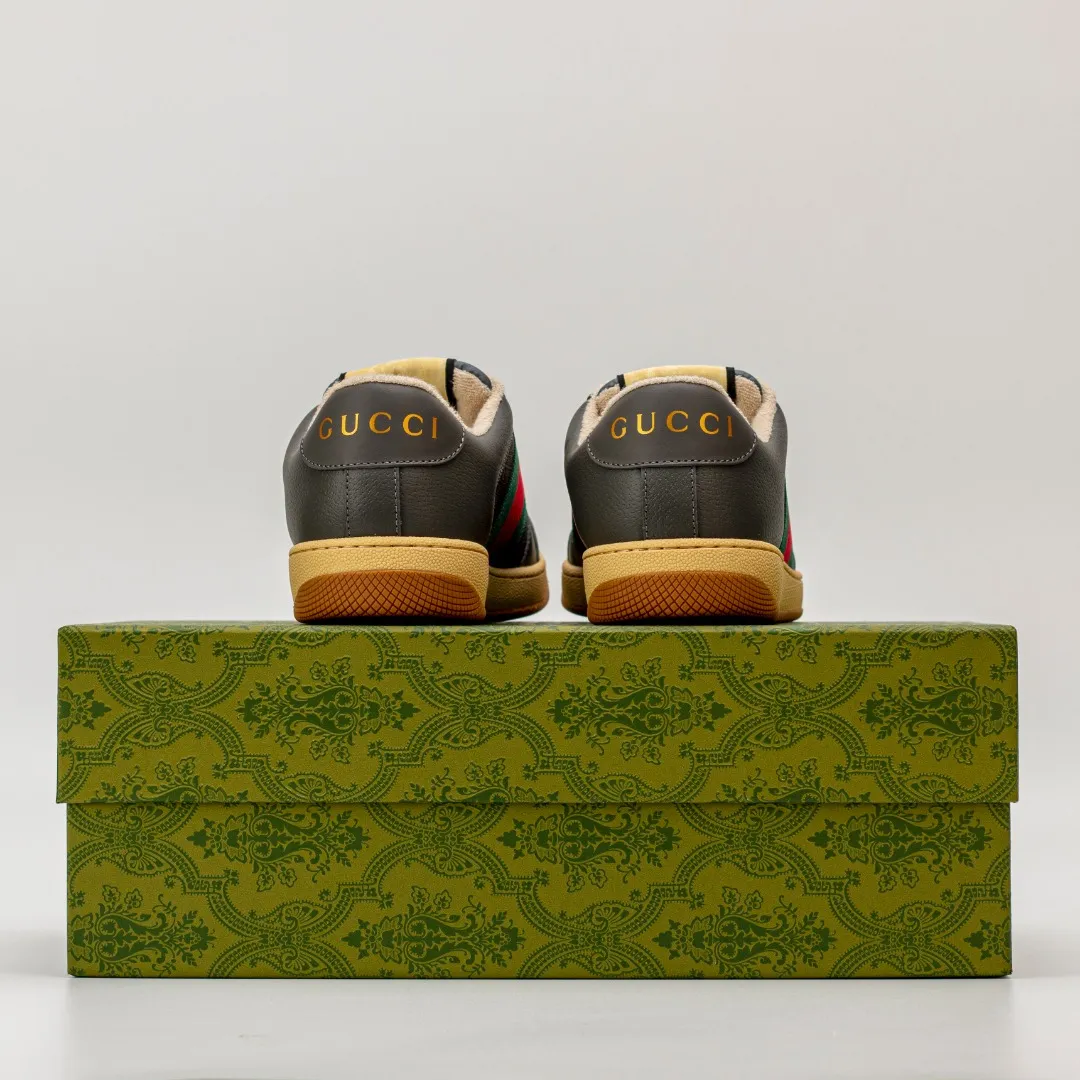 Factory price 580 [Higher version] GUCCI casual sports distressed small dirty shoes, polished cowhide fabric, hand-made distressed effect!  Original terry cloth, delicate, soft, comfortable and breathable. Privately molded steel-stamped two-color original TPU outsole (lower layer is wider, upper layer is narrower) to differentiate the wrong version of the outsole in the market. Fabric, material, outsole, detail comparison SIZE: 34-41, 38-45 regular size (women's 34, 41, men's 38, 45 customized, non-returnable and non-exchangeable) (women's colors and men's models need to be customized)